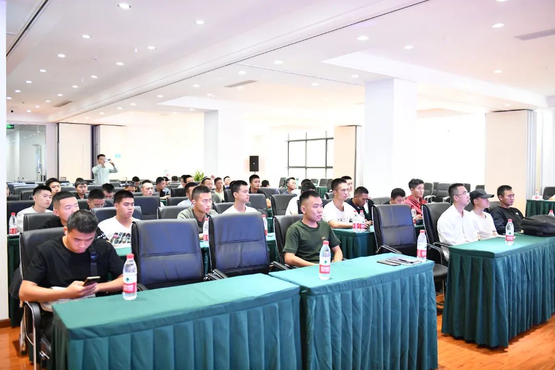 戎耀归绵不退志 职场扬帆再启航 ——平博餐饮集团退役武士岗位宣讲活动